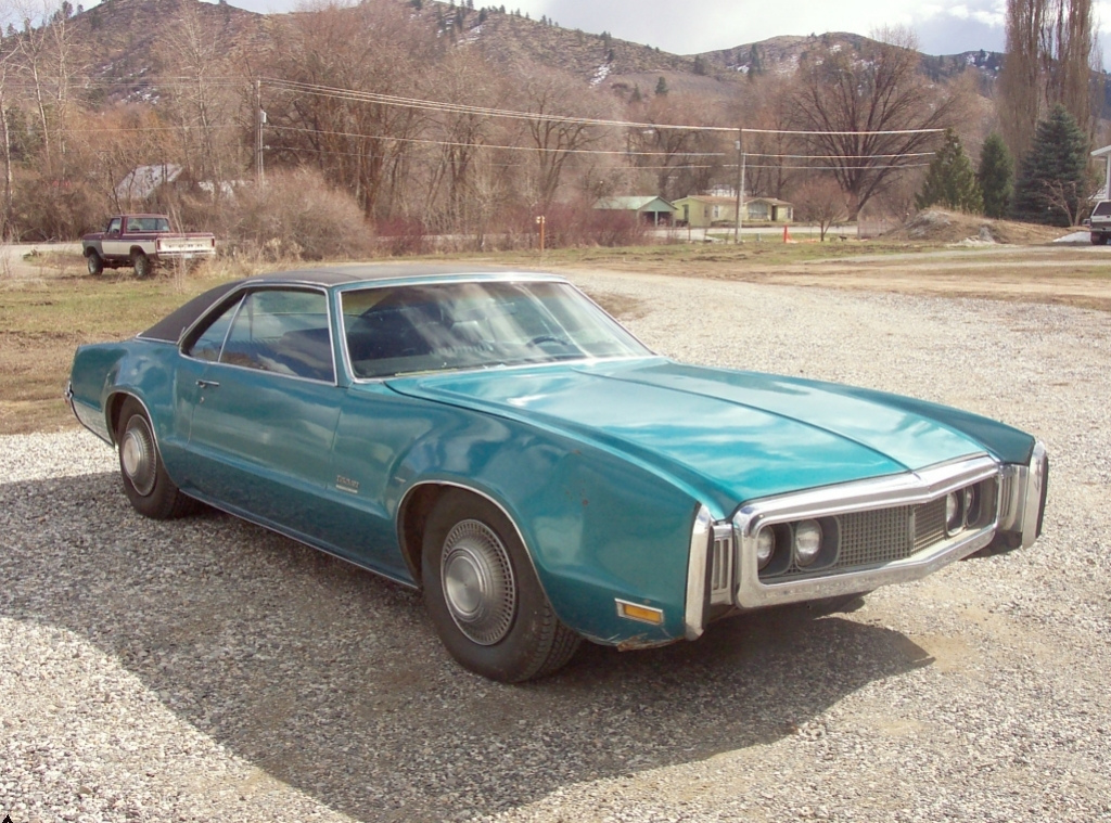 1970_Oldsmobile_Toronado_-_Flickr_-_denizen24.jpg
